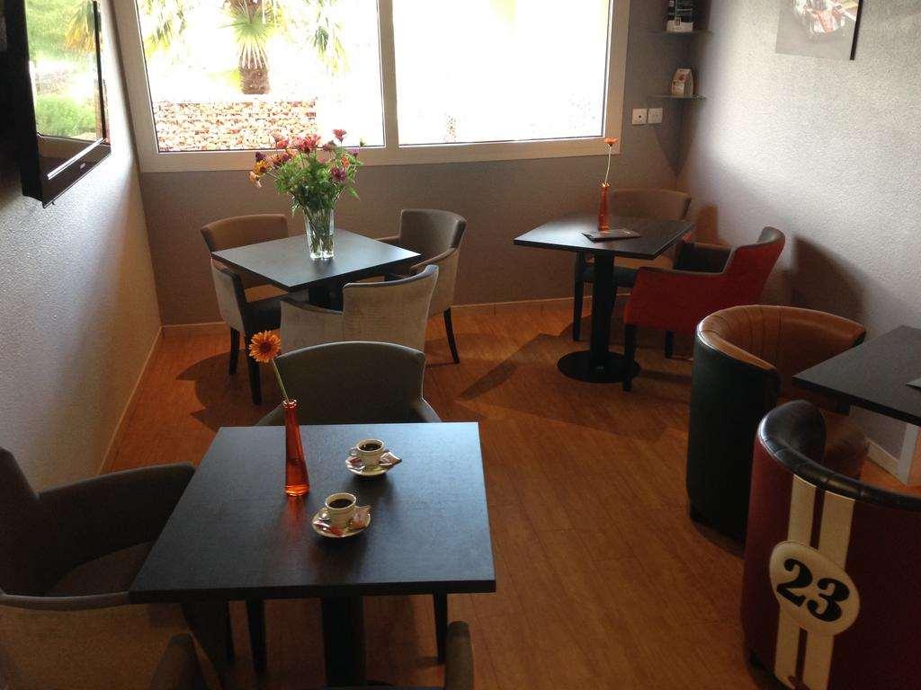 Brit Hotel Les Evens Saint-Saturnin  Restaurant photo