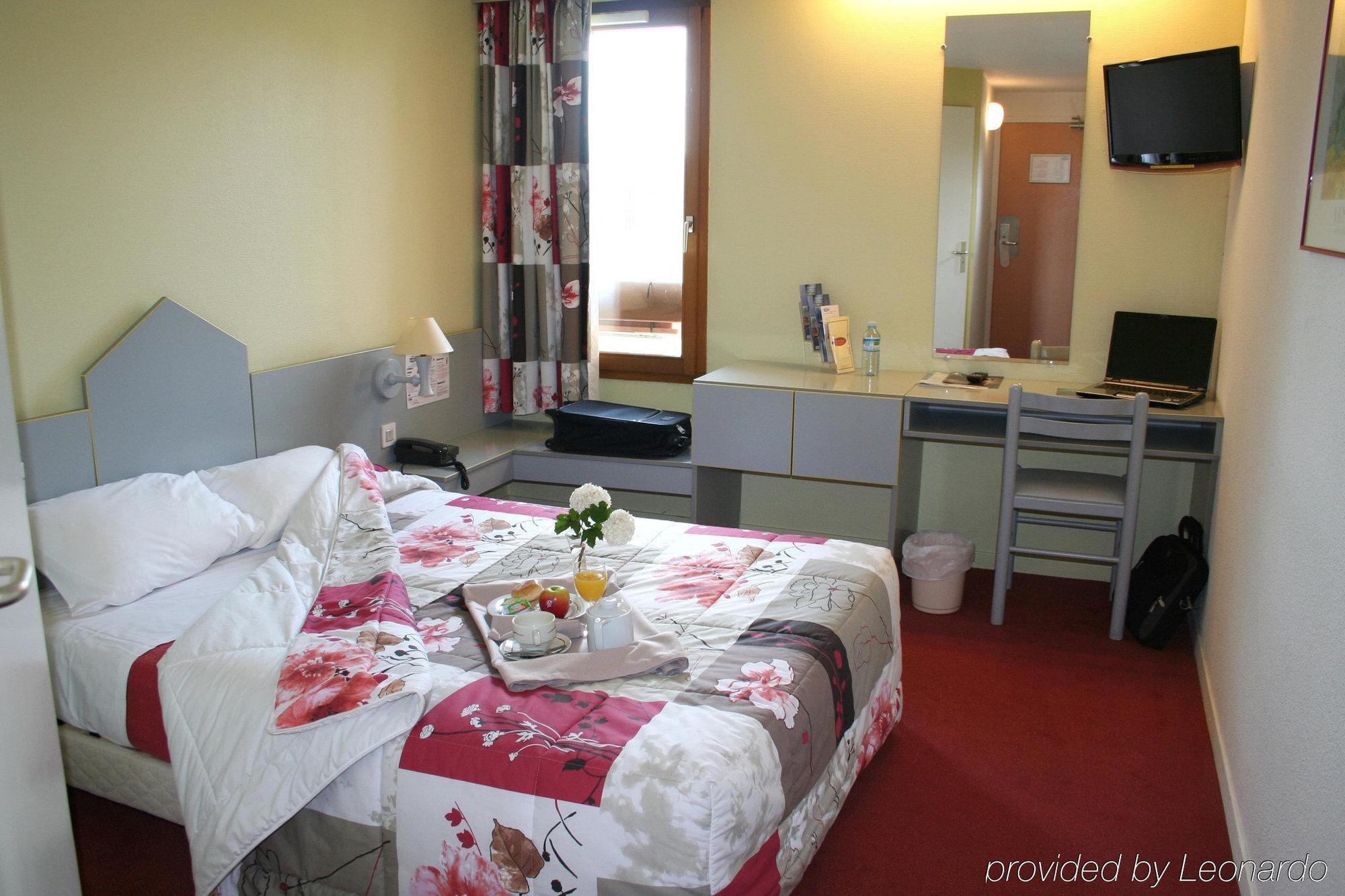Brit Hotel Les Evens Saint-Saturnin  Room photo