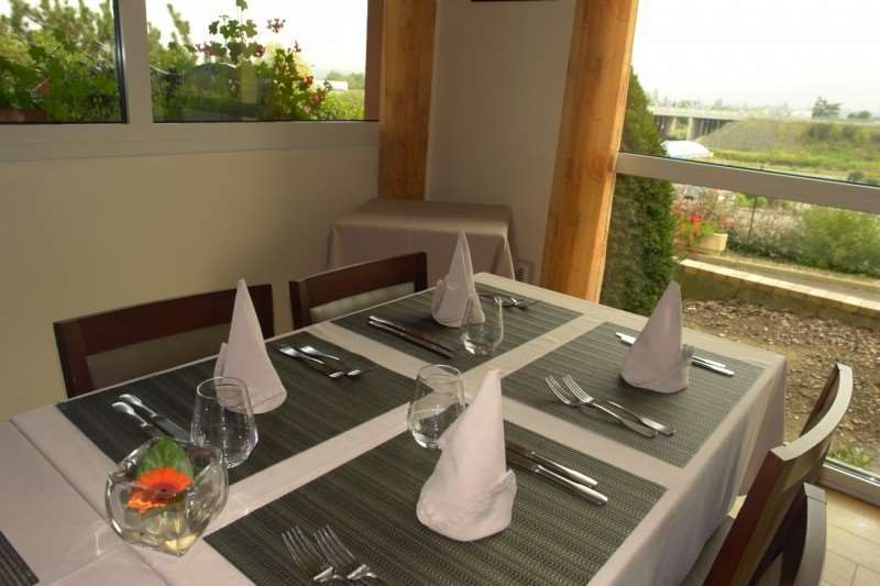 Brit Hotel Les Evens Saint-Saturnin  Restaurant photo