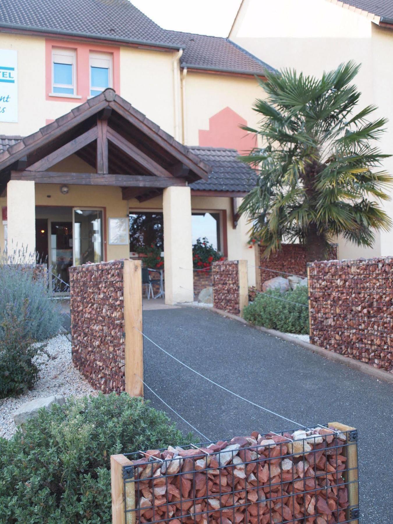 Brit Hotel Les Evens Saint-Saturnin  Exterior photo